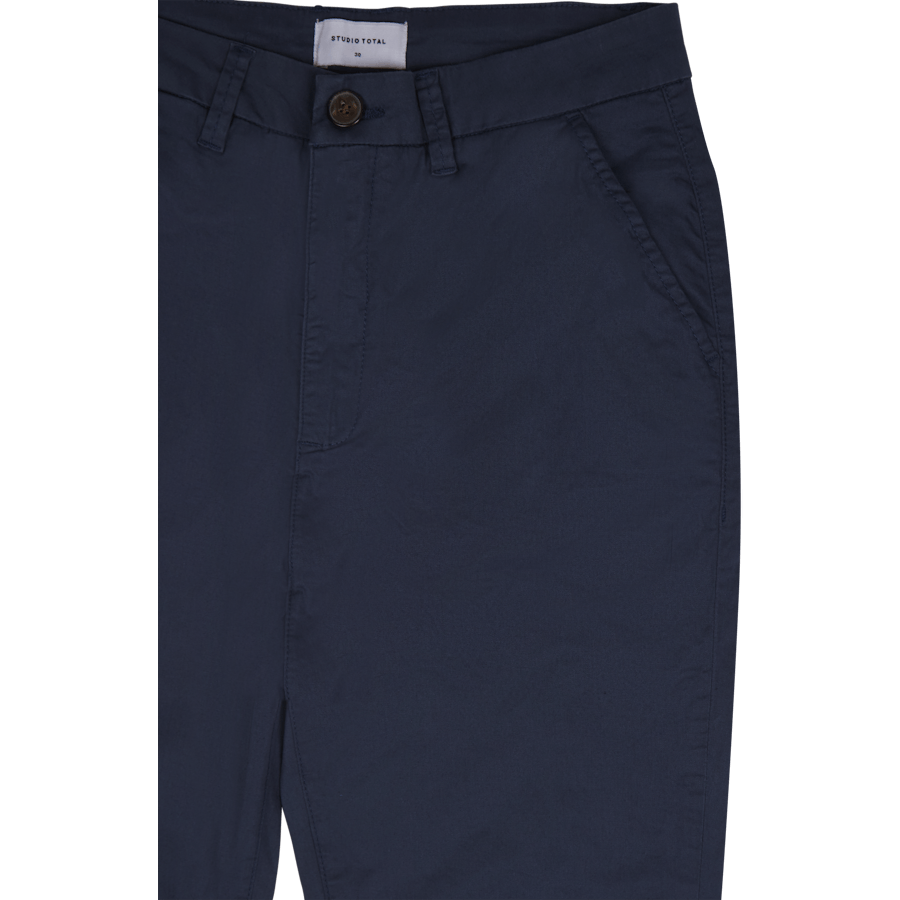 Studio Total Icon Avsmalnande Chino